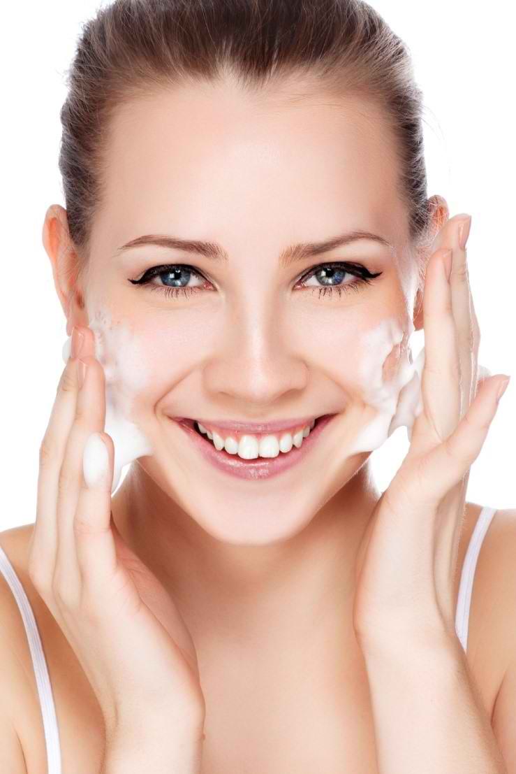 کدام پوست باید از فوم جهت درمان جوش صورت و آکنه استفاده کند؟